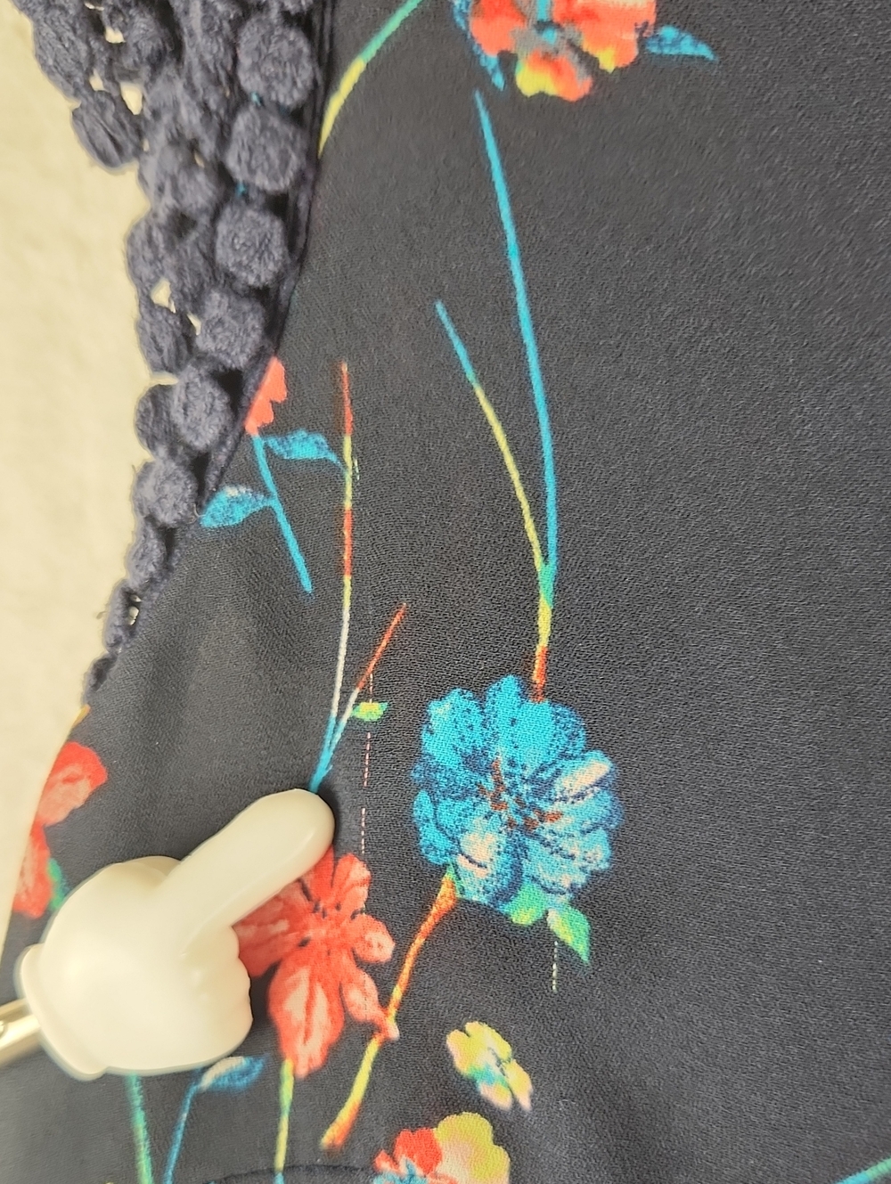 Daniel Rainn Navy Floral V-Neck Cap Sleeve Blouse - Picture 11 of 16